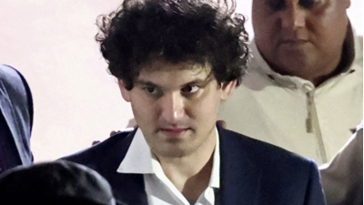 Sam Bankman-Fried bay về quê nhà